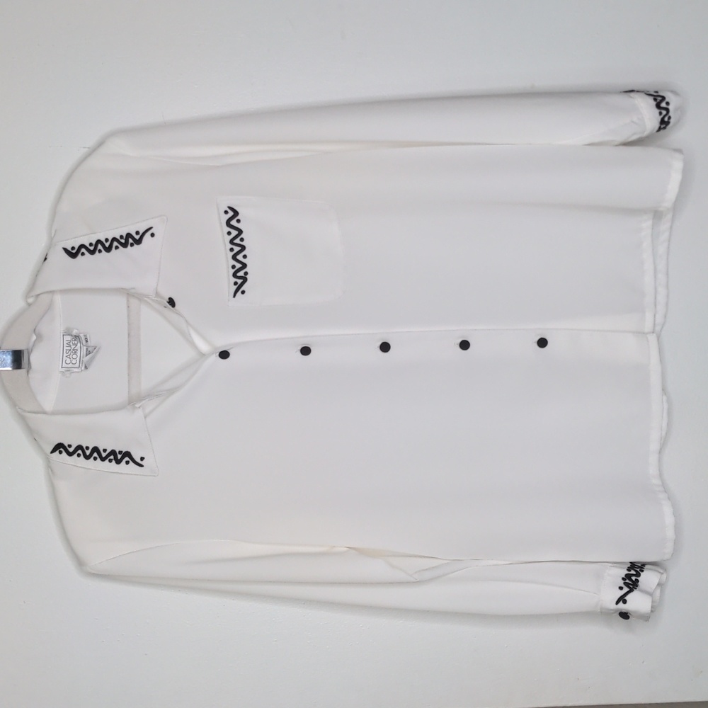 Vintage 80s 90s black & white button up blouse w embroidery detail sz 10